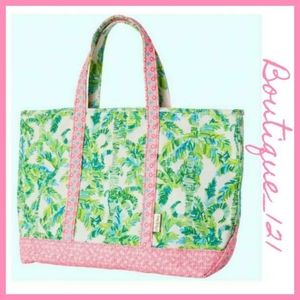 New! Lilly pink Palm Tote!